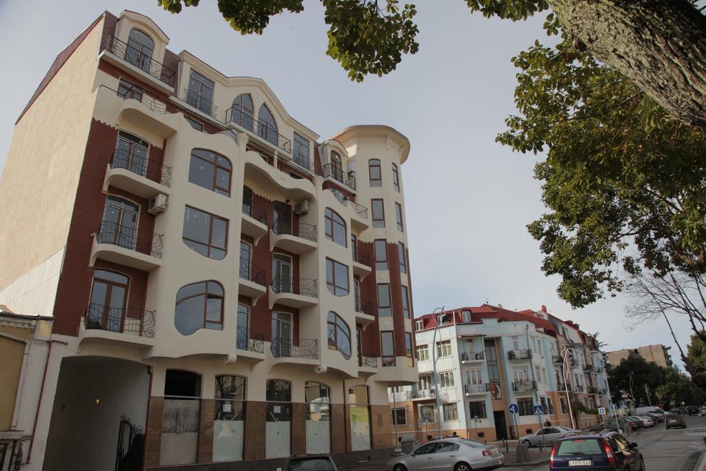 Apartment With Summer Terrace باتومي الغرفة الصورة